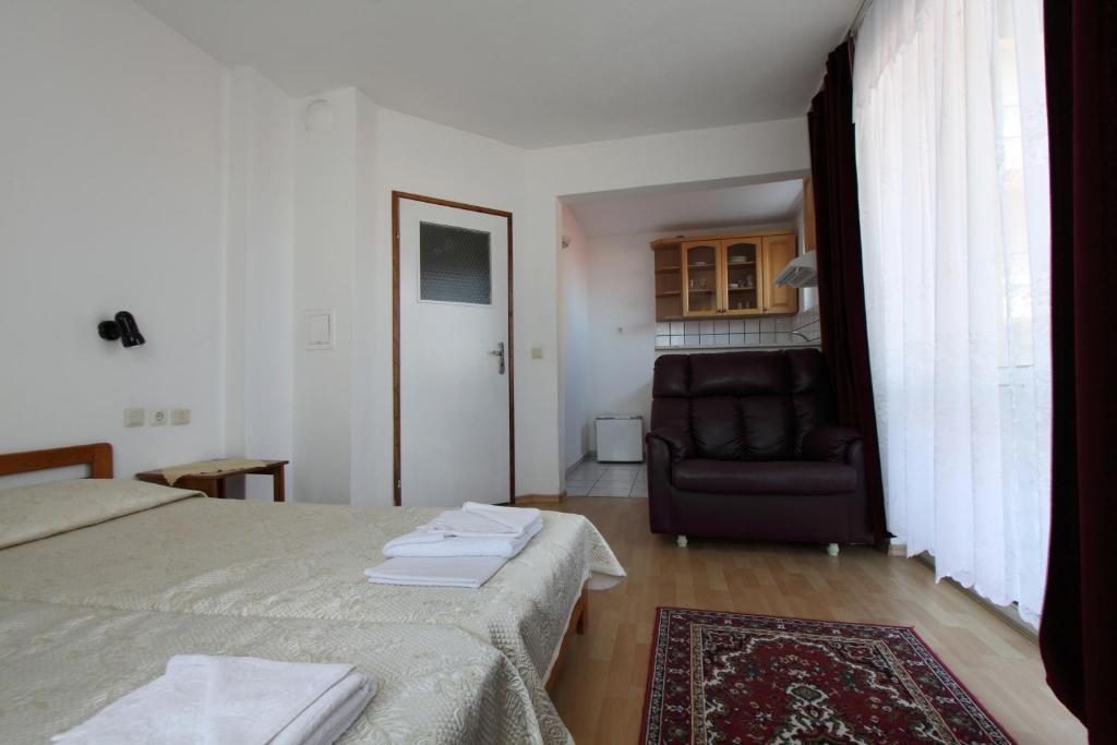 Family Hotel Verona Sozopol Room photo