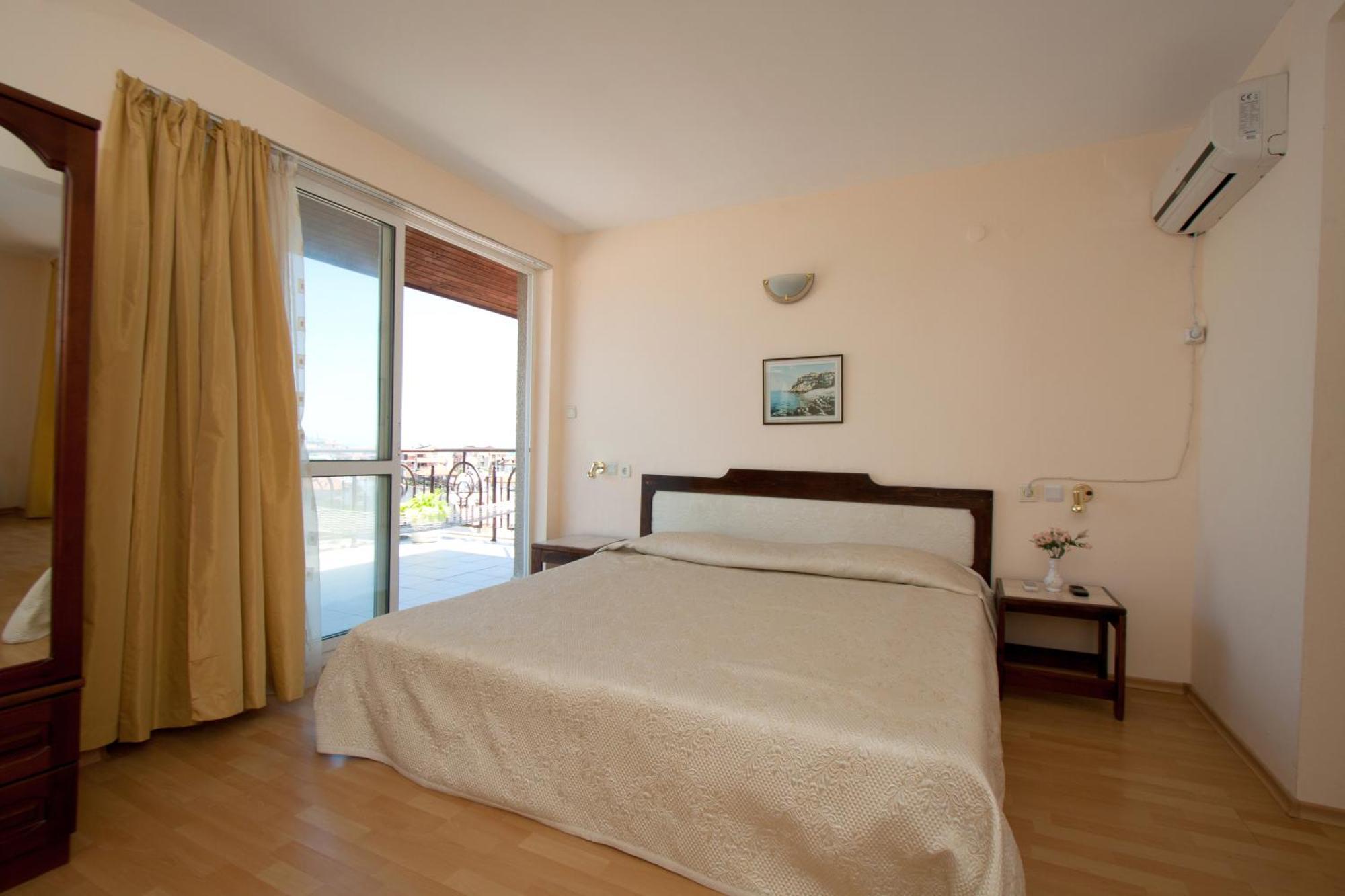 Family Hotel Verona Sozopol Exterior photo
