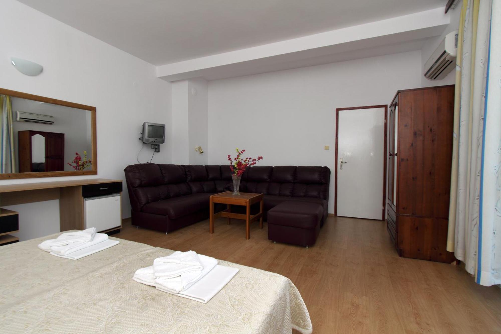 Family Hotel Verona Sozopol Exterior photo